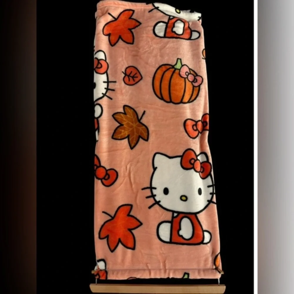Hello Kitty Hello Autumn Silk Touch Throw 50 x 70 NWT